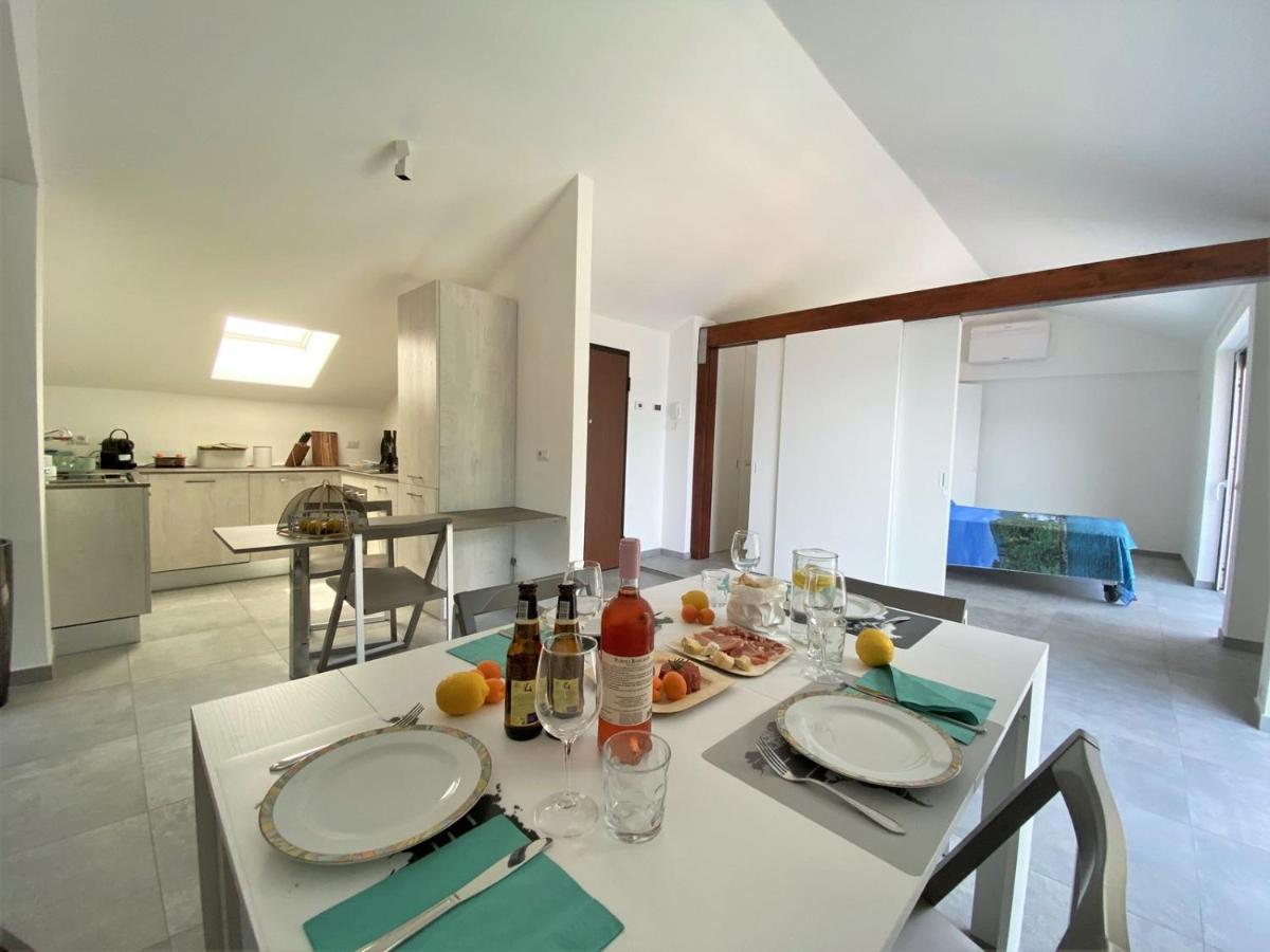 La Rondinella - Loft With Fantastic View On Lake Como Apartment Argegno Luaran gambar